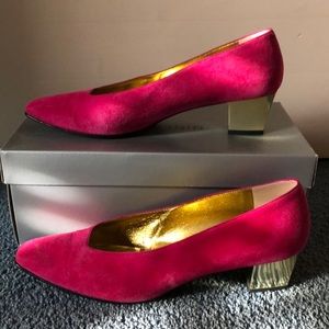 Suede pumps made in Italy